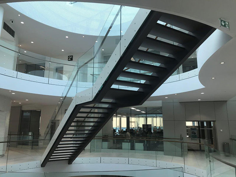 escalier métallique droit