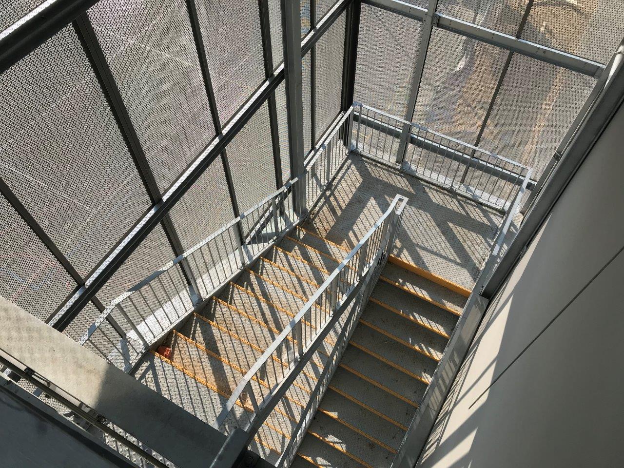 escalier métallique droit